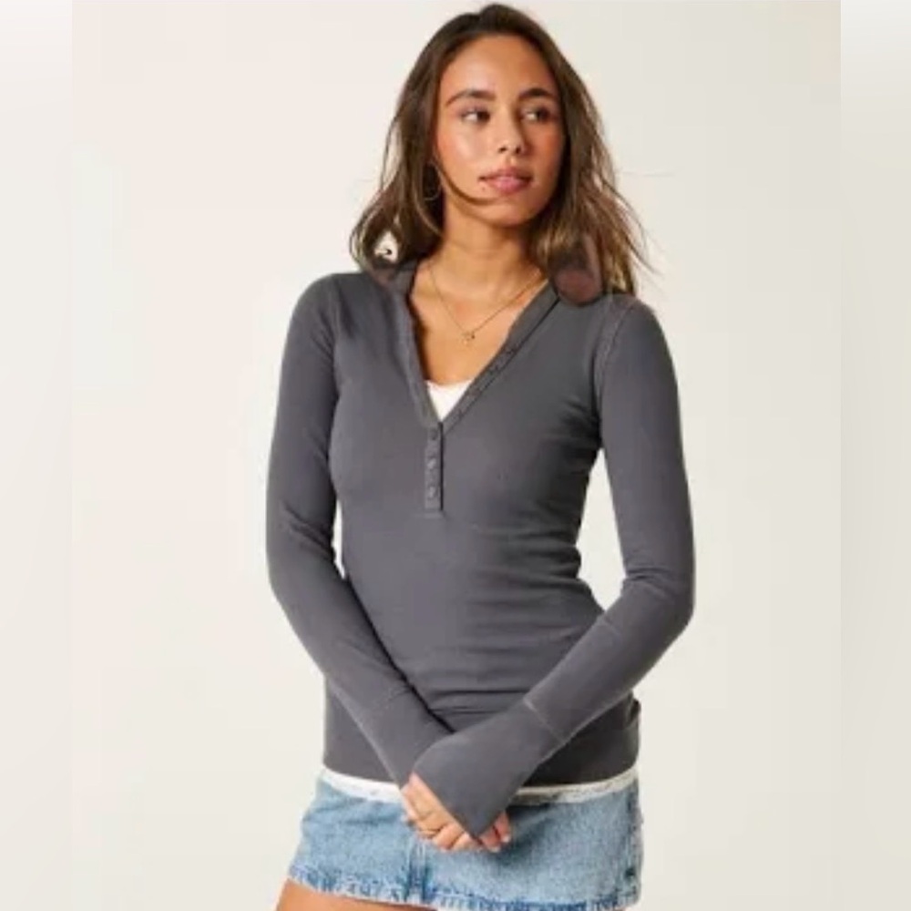 Vintage Y2K American Eagle Outfitters Charcoal Long Sleeve Henley Top